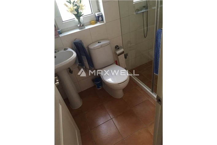 River garden villa 3 br with 1 big family room of 300sqm!