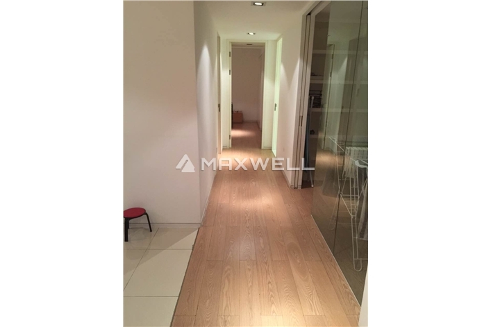 Sanlitun soho 2 bedrooms with 1 study room of 150sqm