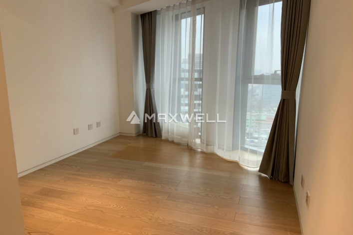 Sanlitun soho 2 bedrooms with 1 study room of 162sqm