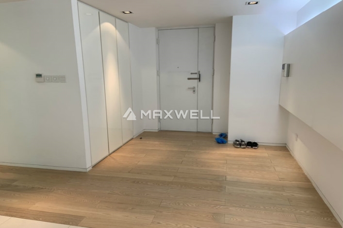 Sanlitun soho 2 bedrooms with 1 study room of 162sqm